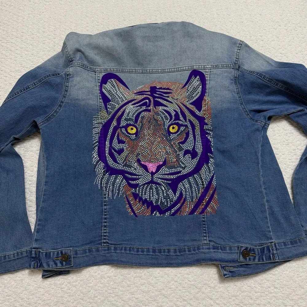 Jeweled Tiger Denim Jacket Moving Forward Designs Women’s Size XL - Picture 7 of 10